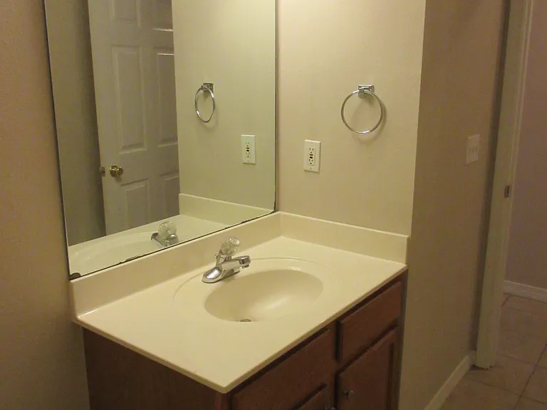321 Niceville Ave #B — Photo 7