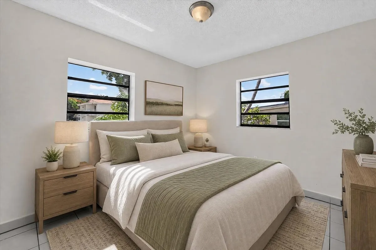 2 bed, 1012 sqft, $1,950 — Photo 2
