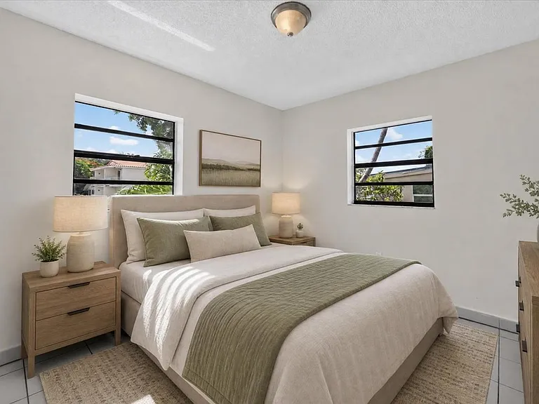 1880 SW 4th St #3 — Photo 15