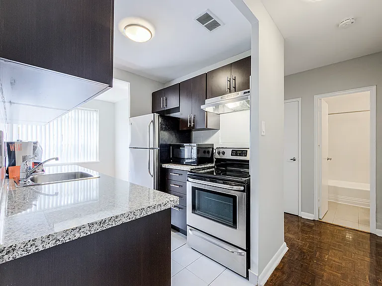 665 Roselawn Ave — Photo 2