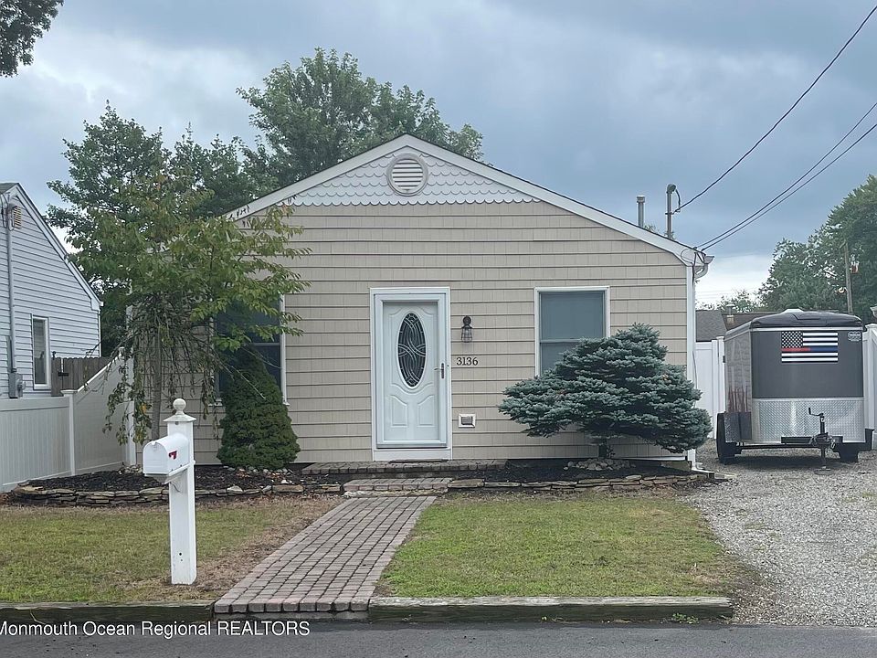 1st image of 3136 Hiawatha Ave
