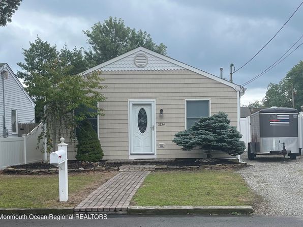 3136 Hiawatha Ave