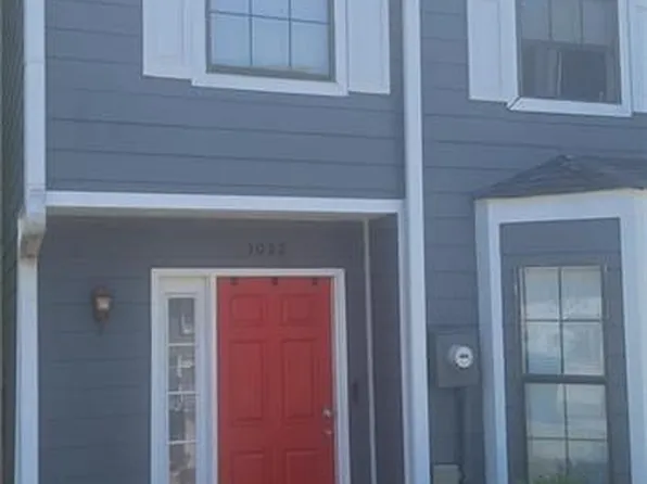 1022 Thorn Woode Ln, Stone Mountain, GA 30083