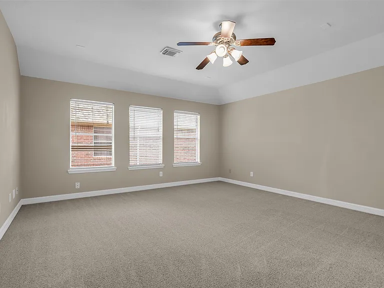 5307 Riverstone Crossing Dr — Photo 17