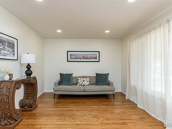 3rd image of 9717 Perch Dr