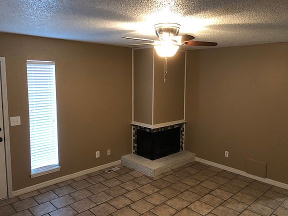 5th image of 1224A W Huntington Way