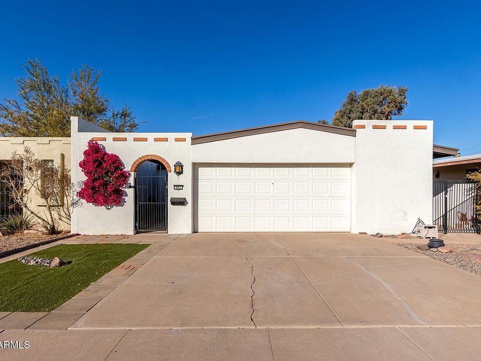 1st image of 402 W LAGUNA Drive