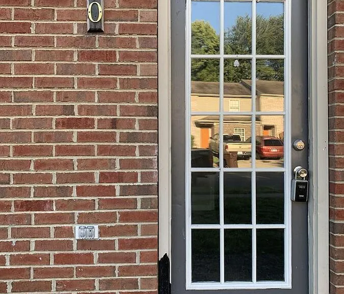 100 Floyd Ct — Photo 2