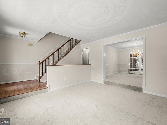 4th image of 258 Shakespeare Dr