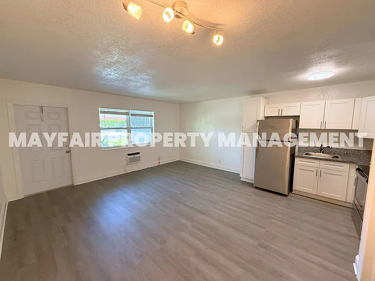 240 SW 8th St #2 — Photo 2