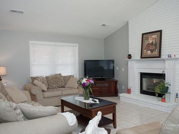 5th image of 1306 W Cottonwood St