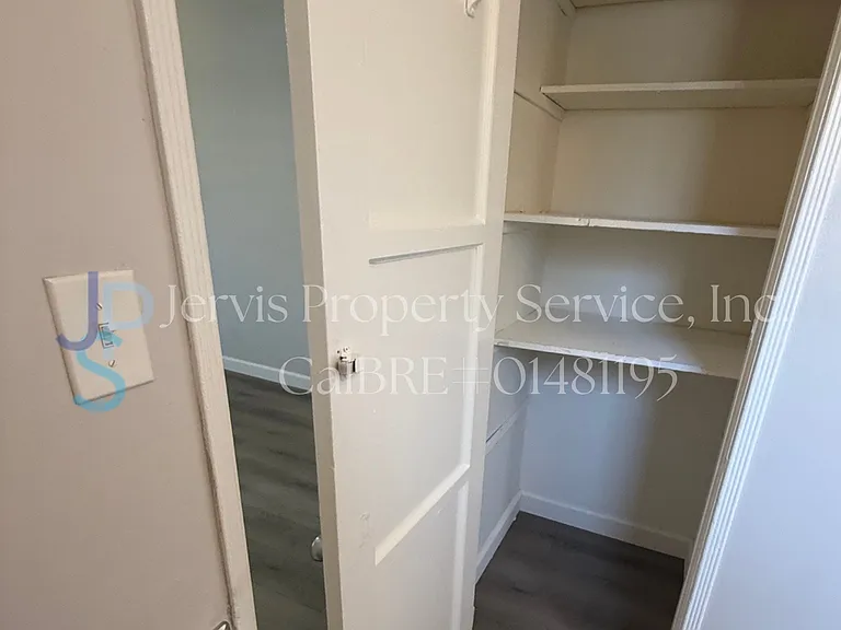 6017 Pine Ave #B — Photo 11
