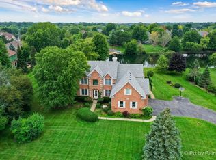 7N494 Foxglove Ct, St Charles, IL 60175