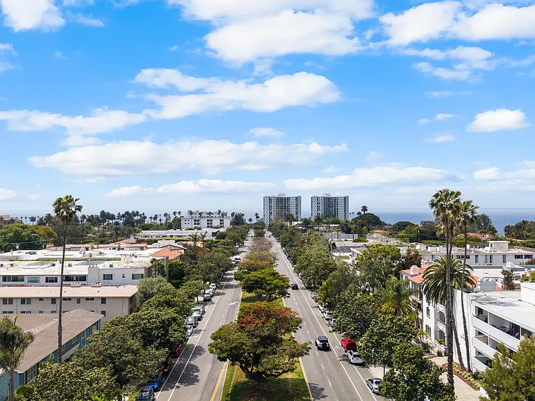 605 San Vicente #202 — Photo 7