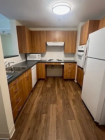 2 bed, 2.0 bath, 1034 sqft, $2,278 — Photo 1