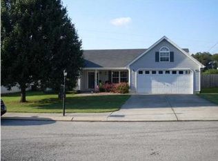 699 Colony Cir, Fort Oglethorpe, GA 30742