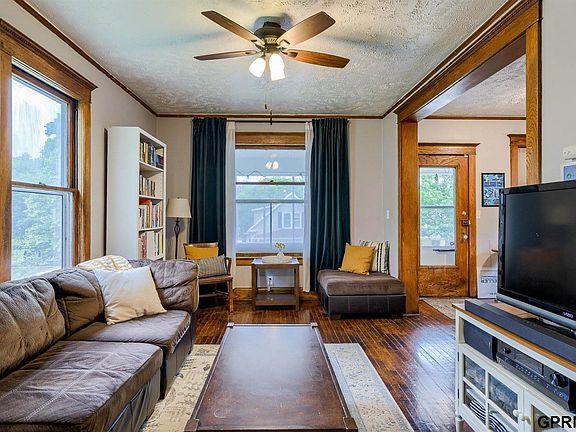 4th image of 609 N 41st St