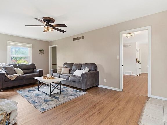 5th image of 4921 N Askew Ave