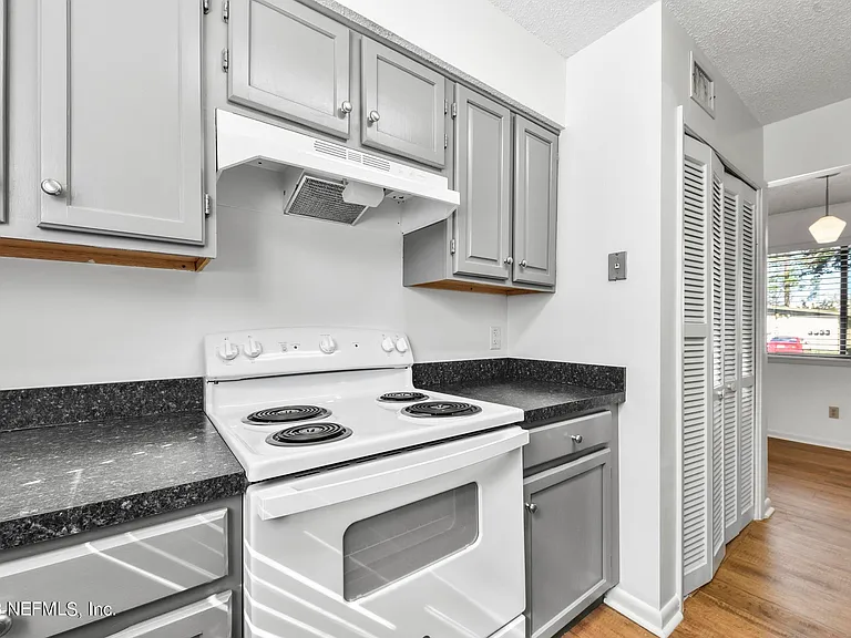 3604 Morton St #1 — Photo 34