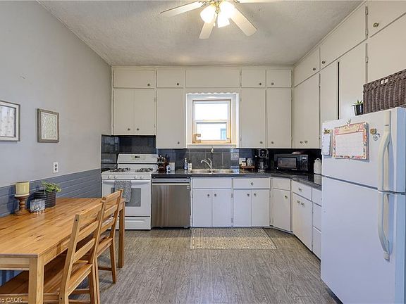 4th image of 108 Baldwin St
