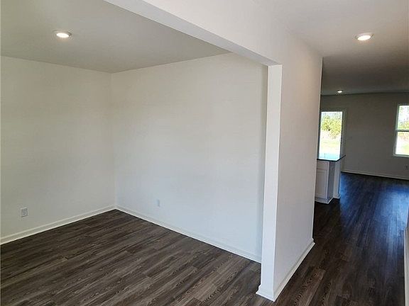 4th image of 126 Watson Dr