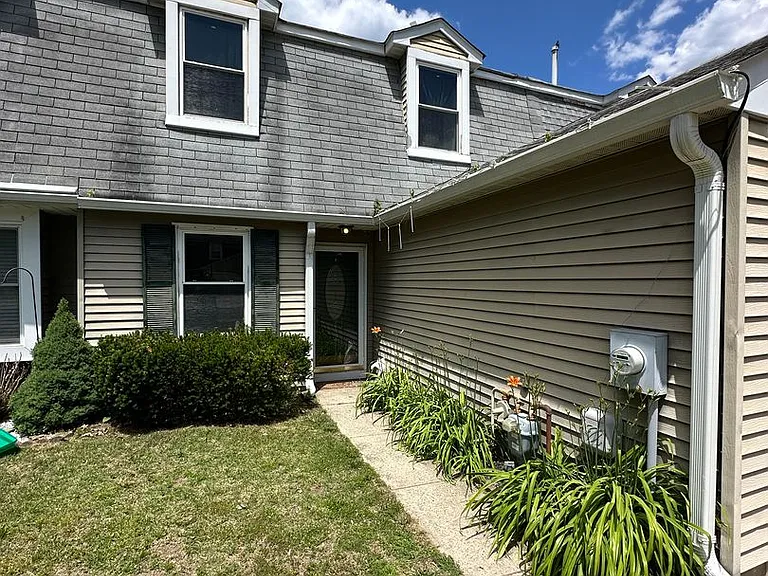 41 River Bank Dr — Photo 3
