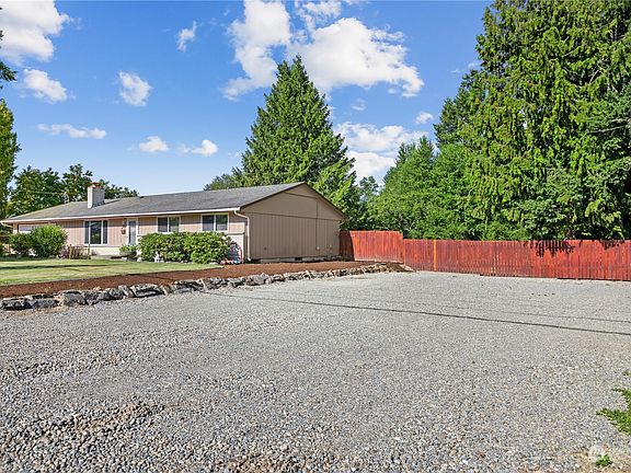 5th image of 11618 34th Avenue E