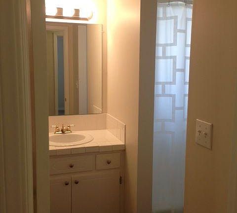 Bathroom with Tub/Shower