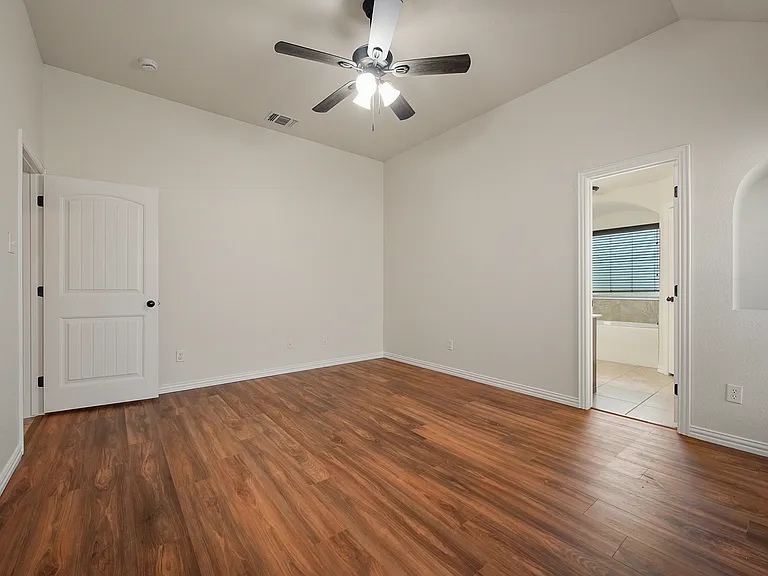 1037 Inverness Dr — Photo 13
