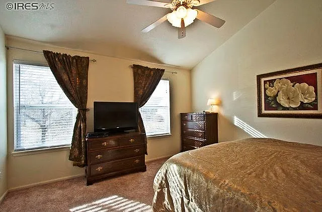 Two Bedroom Townhome Available For Rent in Hunter's Ridge in Louisville — Photo 4