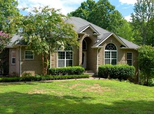 1289 Garton Rd, Burns, TN 37029