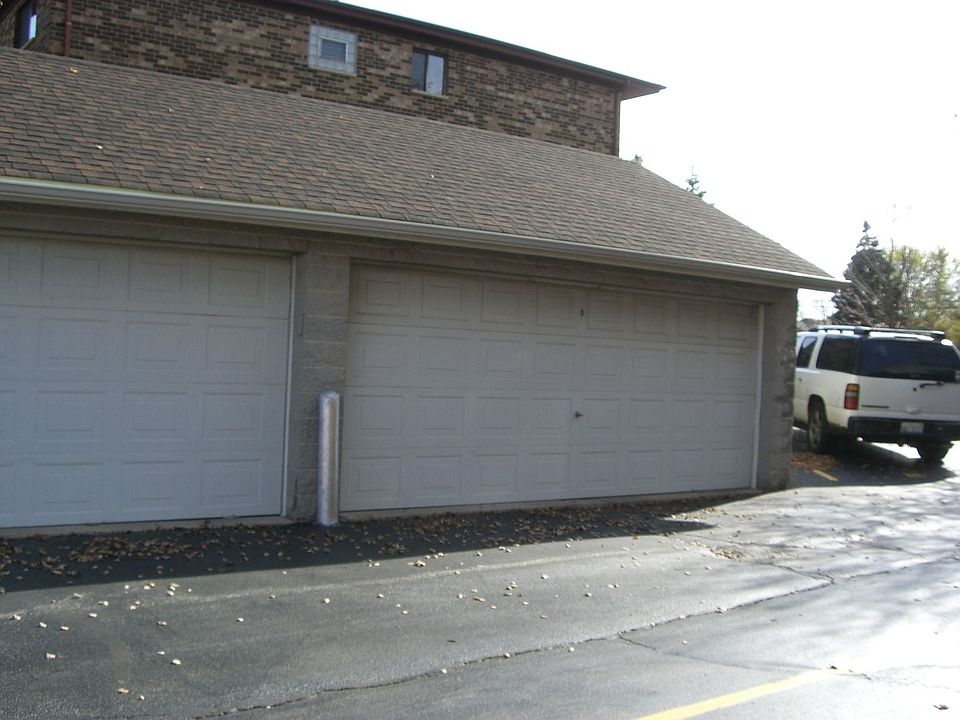 2nd image of 16651 Theresa Ln #2S