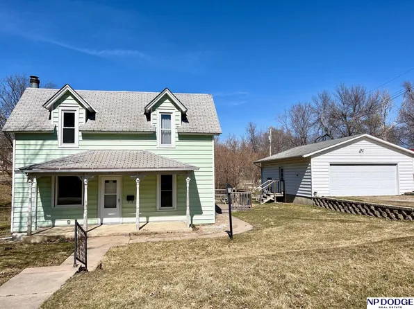 313 W 1st St, Oakland, NE 68045
