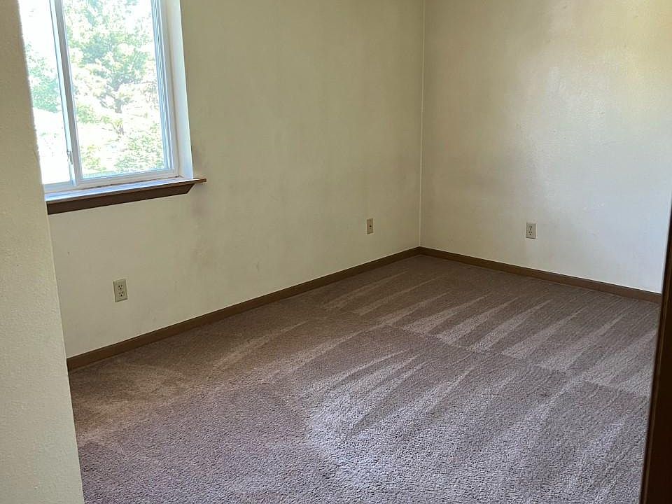 2nd image of 115 Sugar Creek Ln #7