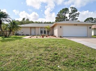 1038 SE Albatross Ave, Port Saint Lucie, FL 34983