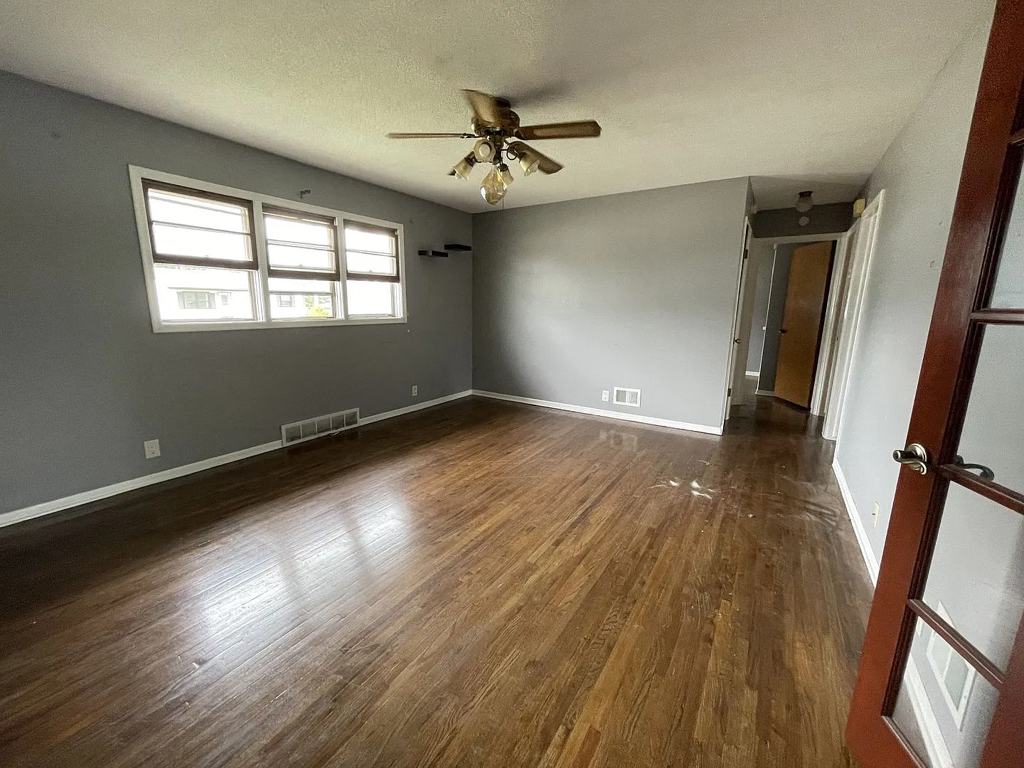 6811 S 51st St 4 Bed/2 Bath in South Omaha | Hardwood Floors, Finished Basement, Two Garages — Photo 3