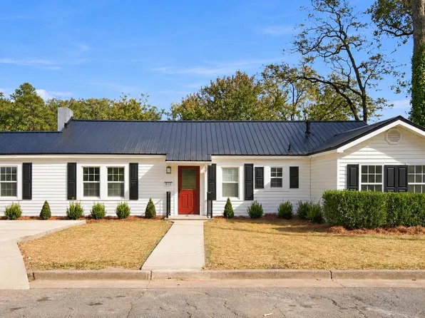 910 Edgewood Dr, Gadsden, AL 35901