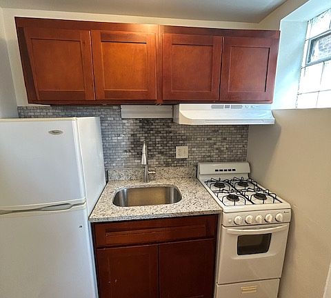 3rd image of 5206 S Harper Ave #105