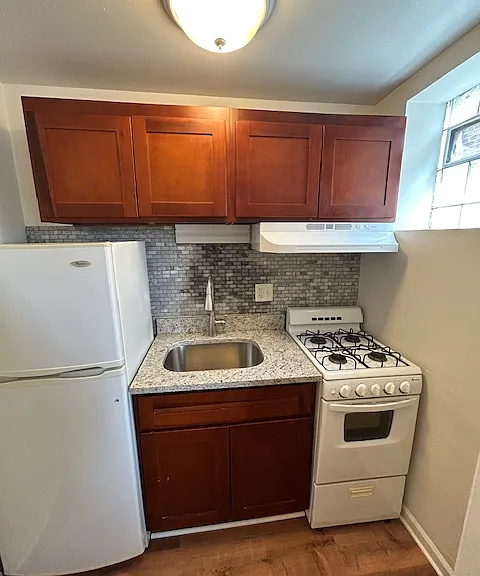 5206 S Harper Ave #105 — Photo 3