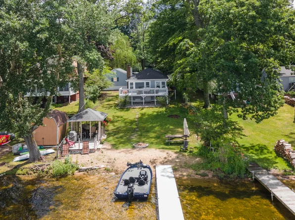 1153 Wall Lake Dr, Delton, MI 49046
