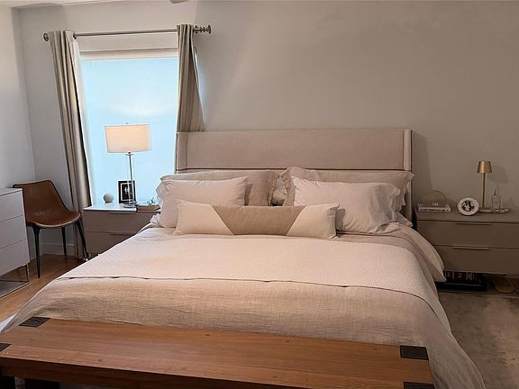 2nd image of 2677 NW 41st St