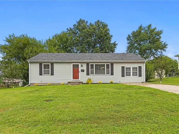 904 NE 67th Pl, Gladstone, MO 64118