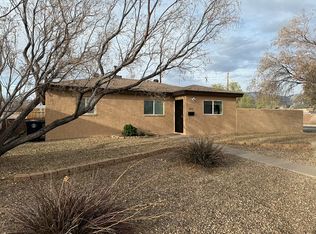 9027 Claremont Ave NE, Albuquerque, NM 87112