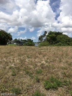 4th image of 2122 SE 15th Place Cpe