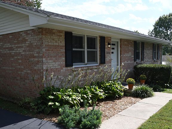 4th image of 704 Cherry Ct