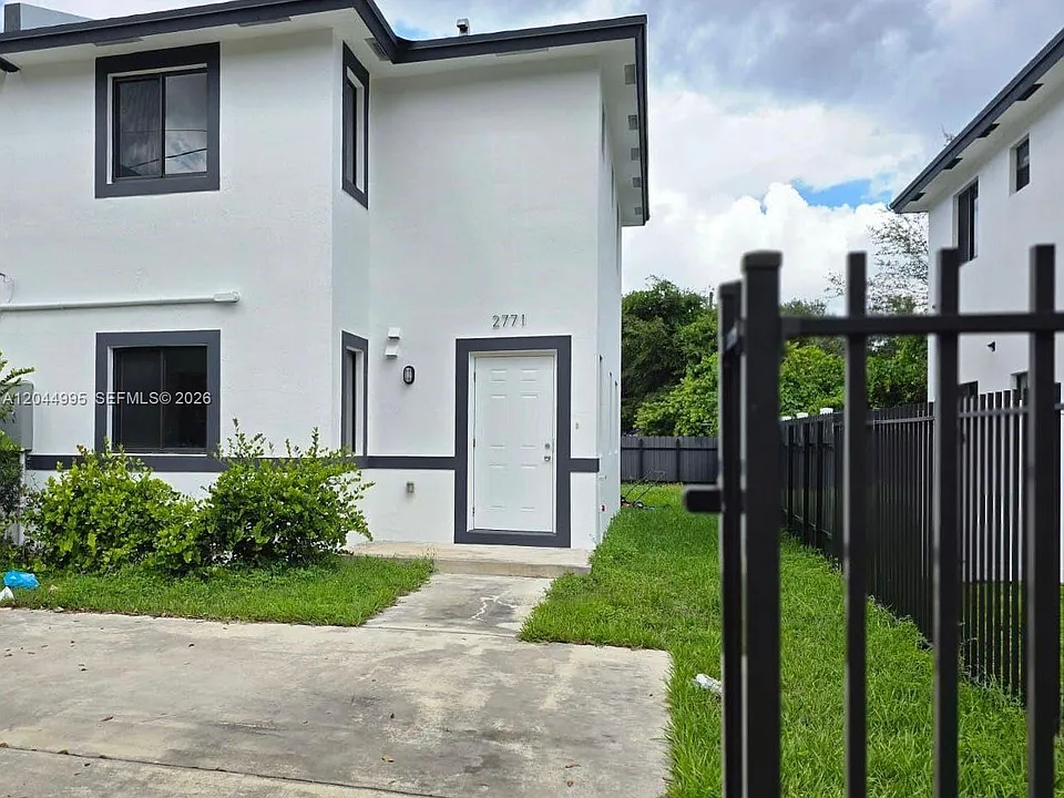 2771 NW 43rd Ter