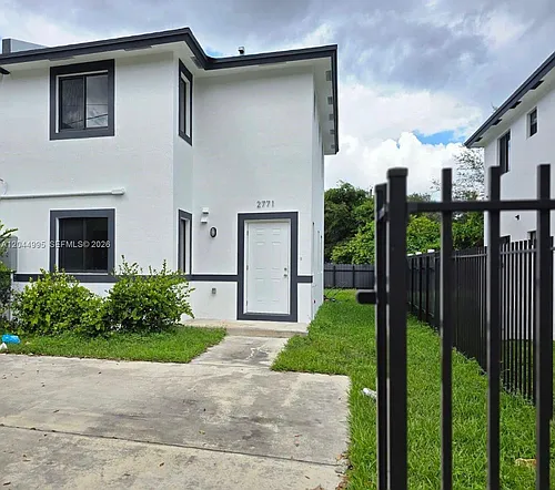 2771 NW 43rd Ter Photo 1