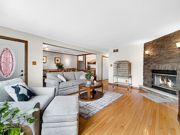3rd image of 1761 Selo Dr