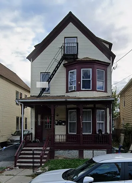 3 bed, $2,225 — Photo 1