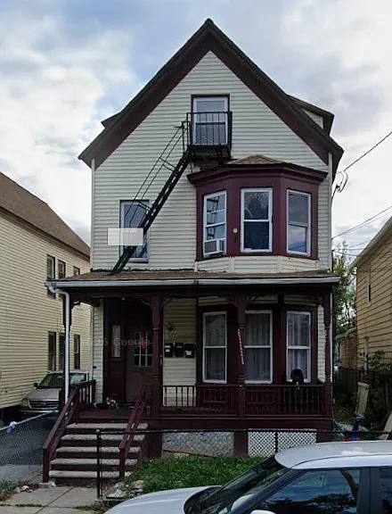 952 Lafayette St #2 — Photo 1